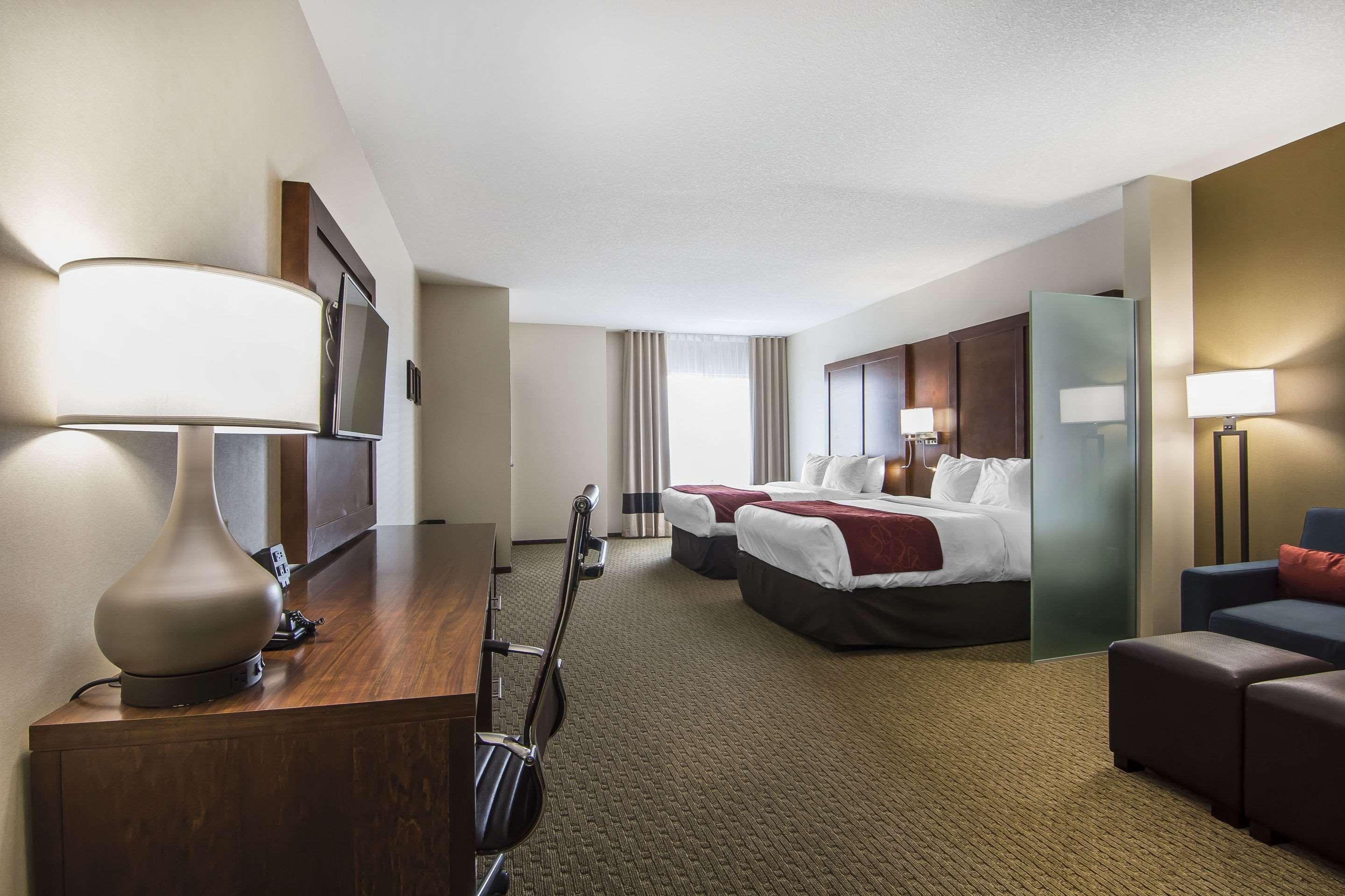 Comfort Suites Regina Exterior foto