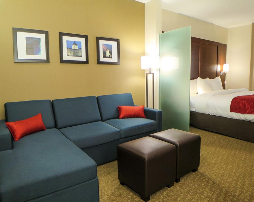Comfort Suites Regina Exterior foto