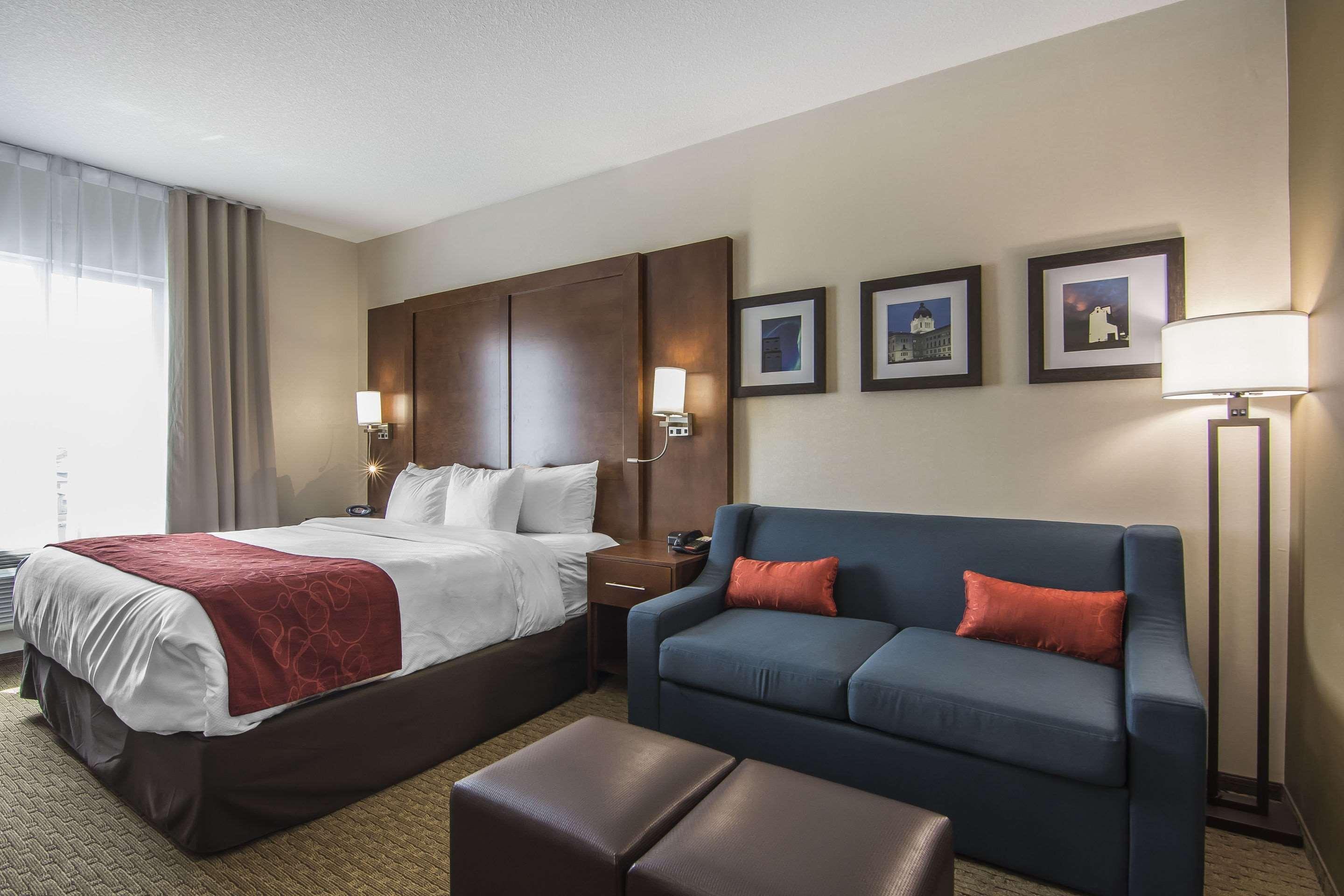 Comfort Suites Regina Exterior foto
