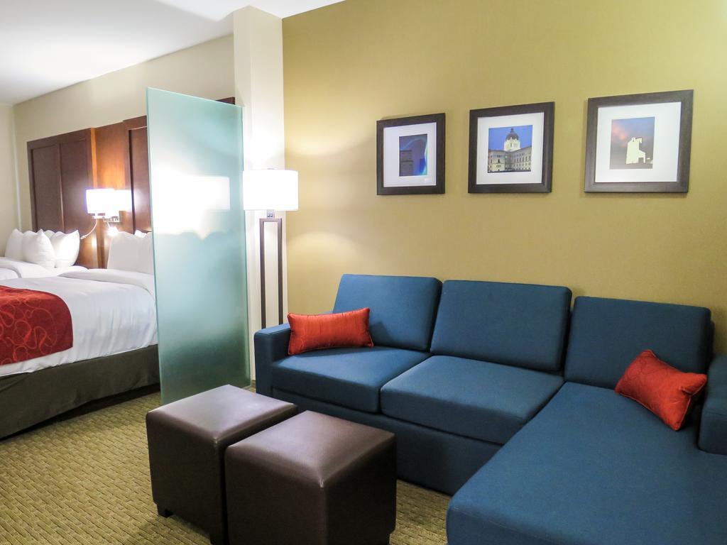 Comfort Suites Regina Exterior foto